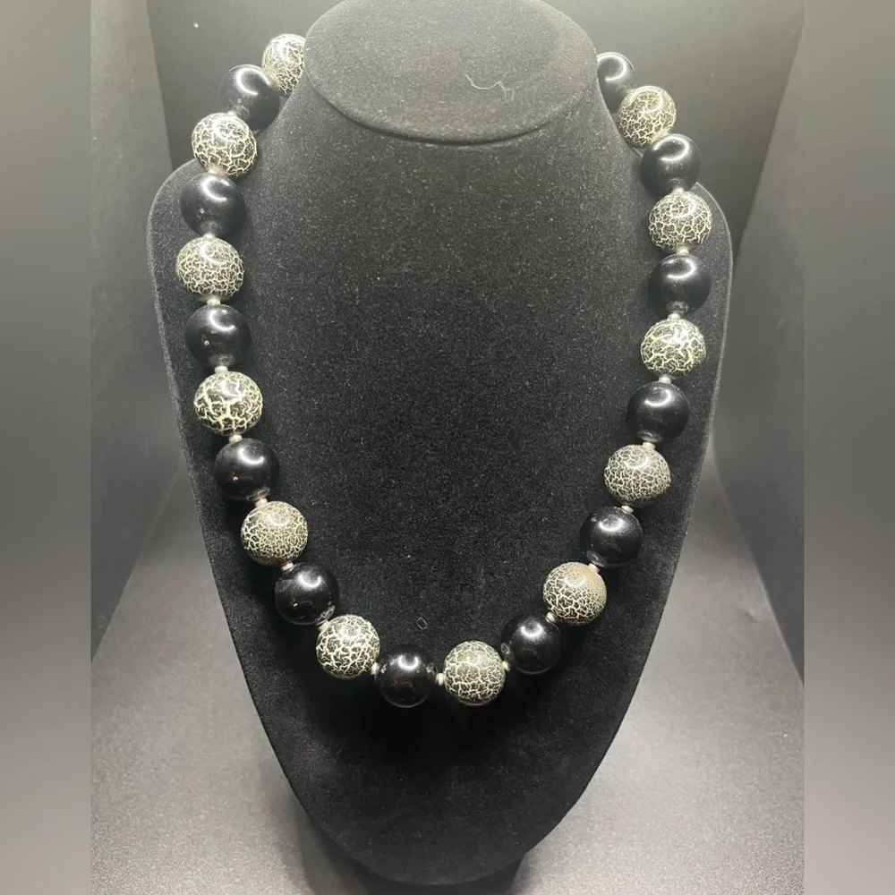 Vintage Japan black glass bead necklace crackle glass chunky mid century